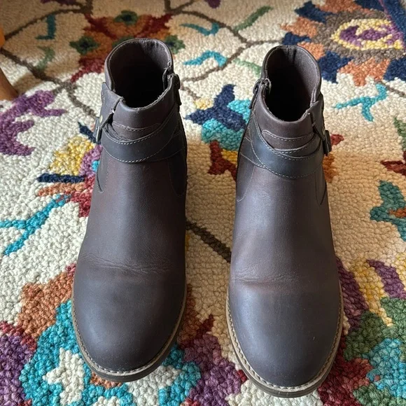 Ultimate Comfort by Clarks Dark Brown Leather Ankle Boots Size 10 Like New - Picture 2 of 6